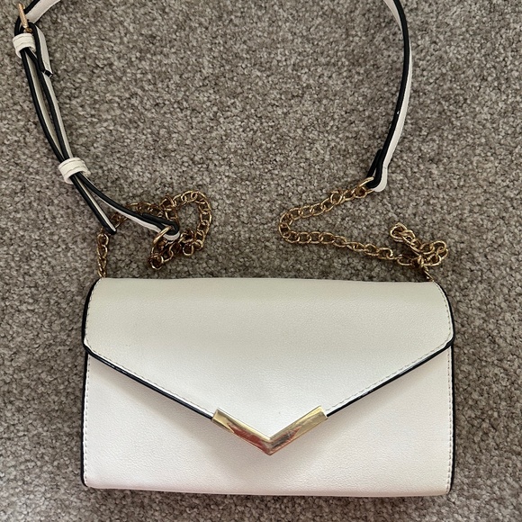 Cross Body purse - Picture 1 of 12